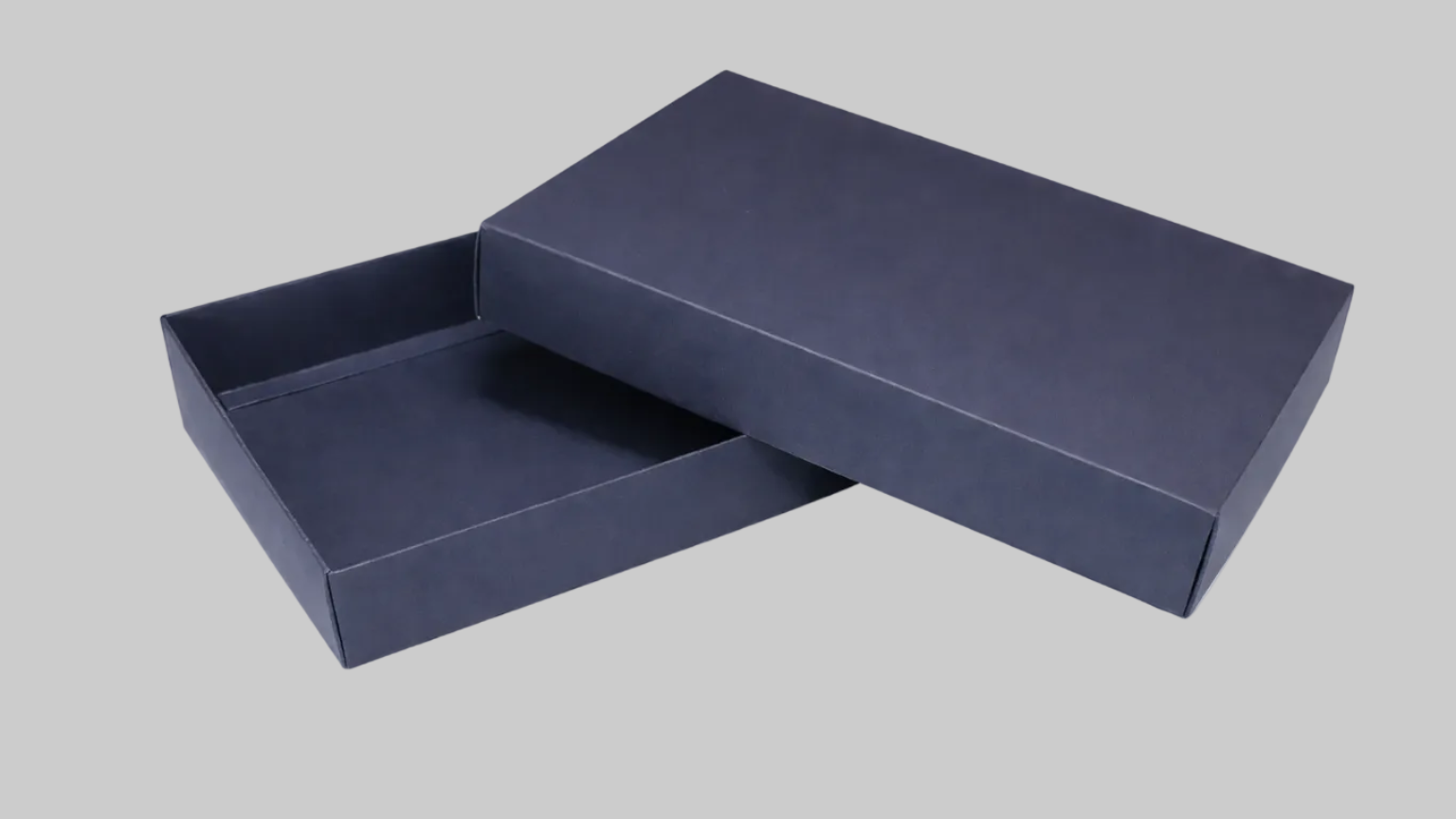 Lacivert karton hediye paketi – doğal ve estetik tasarım