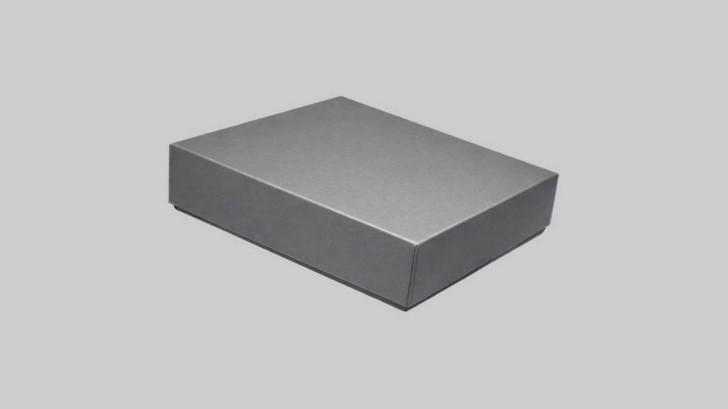 Doğal gri hediyelik kutu – estetik karton paketleme stili